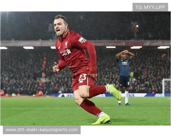 莱万多夫斯基禁区内接佩德里传球，胸部停球后顺势凌空抽射